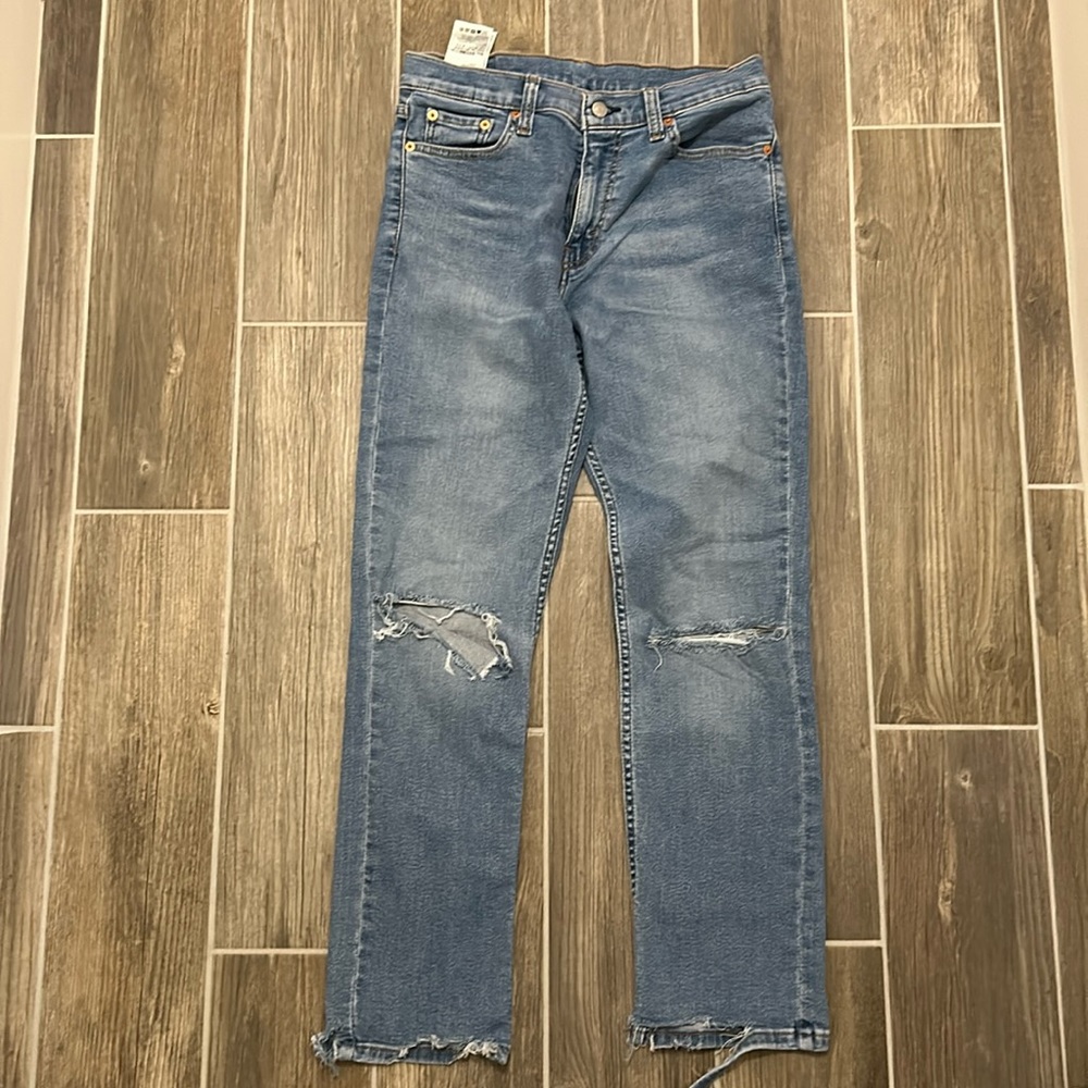 Levi Distressed Jeans